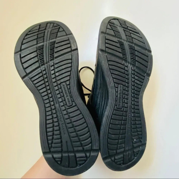 New Balance 577 Leather Walking Sneakers - Picture 6 of 7